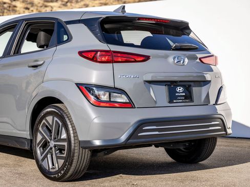 Used 2023 Hyundai Kona SEL w/ Cargo Package FWD image 10