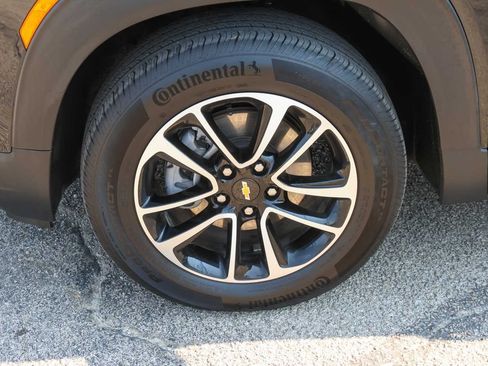 Used 2025 Chevrolet TrailBlazer LT AWD/4WD image 7