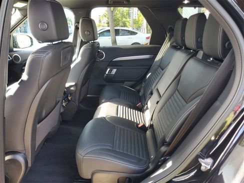 Used 2023 Land Rover Discovery S R-Dynamic image 10