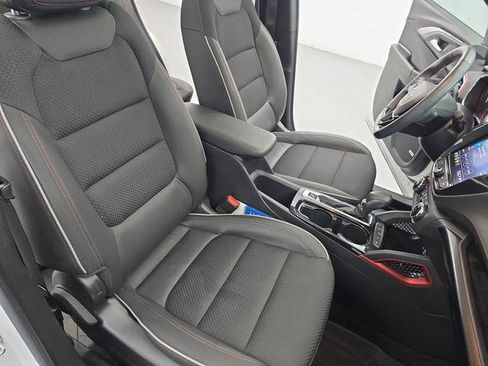 Used 2023 Chevrolet TrailBlazer RS w/ Sun and Liftgate Package FWD image 10
