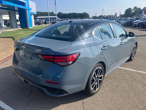 Used 2025 Nissan Sentra SR FWD image 5