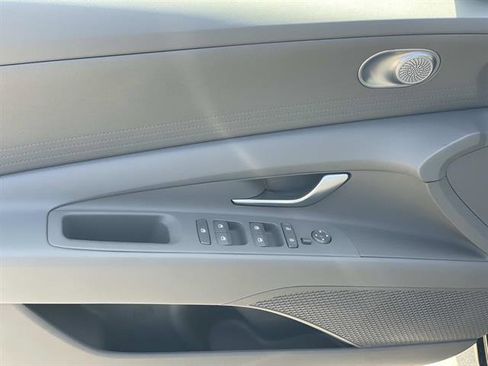 New 2026 Hyundai Elantra SE FWD image 19