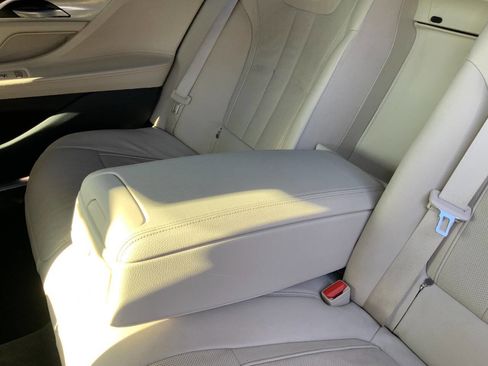 Used 2022 BMW 740i w/ M Sport Package RWD image 16