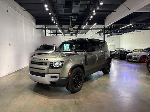 Used 2025 Land Rover Defender 110 S image 40