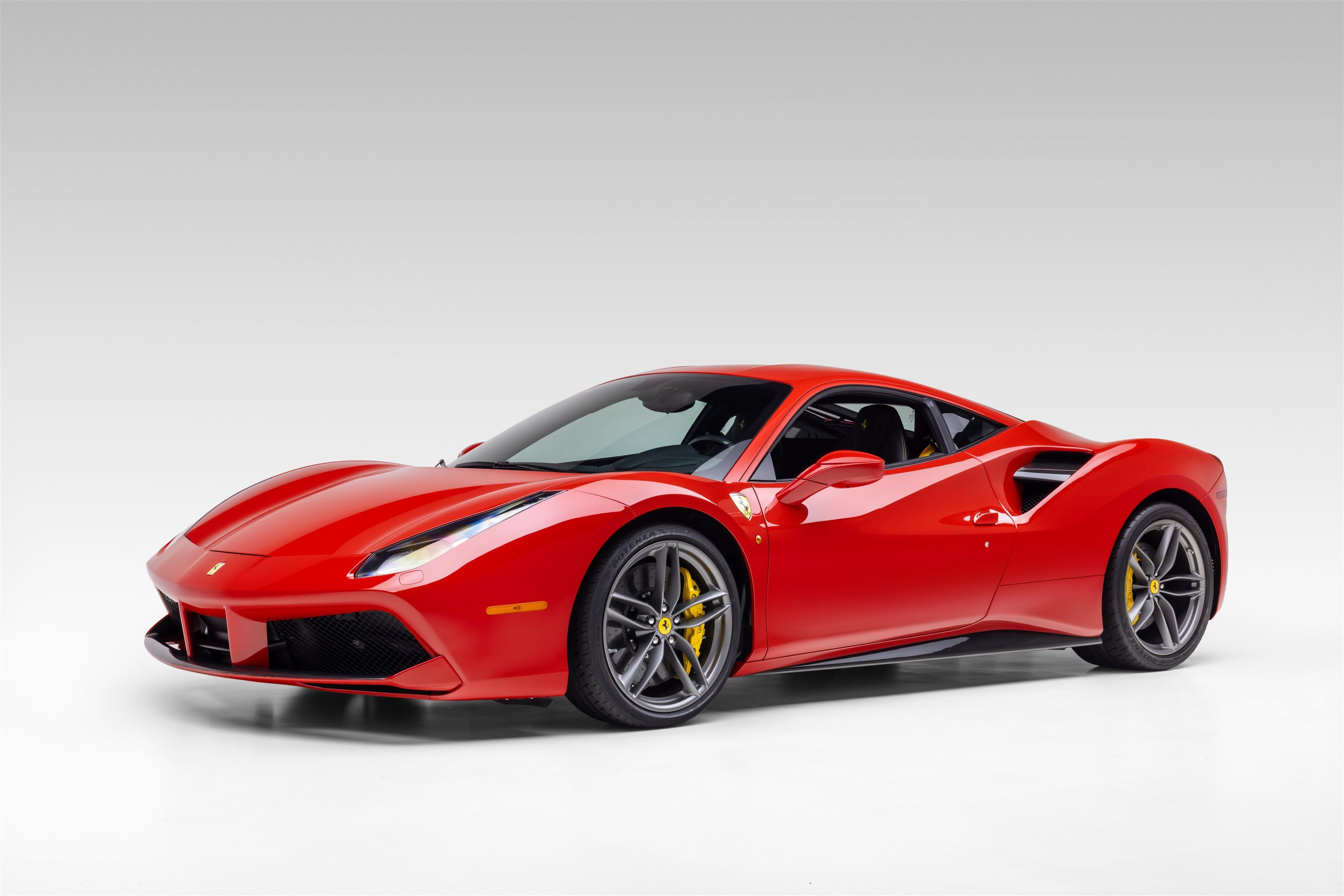 Certified 2018 Ferrari 488 GTB RWD image 2