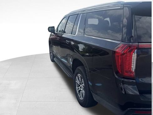 Used 2023 GMC Yukon XL SLE w/ Gmc Pro Safety Plus Package AWD/4WD image 4