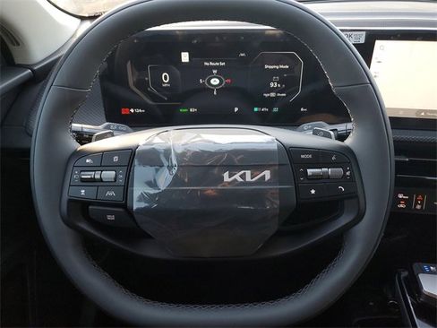 New 2025 Kia EV6 Wind image 23