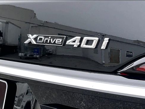 Used 2025 BMW X7 xDrive40i w/ Premium Package image 10