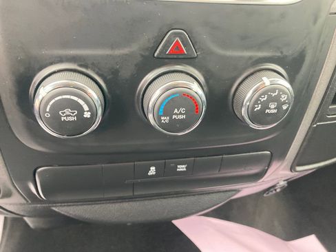 Used 2017 RAM 1500 Express w/ Express Value Package image 25