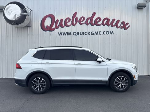 Used 2020 Volkswagen Tiguan SE w/ Panoramic Sunroof Package image 23