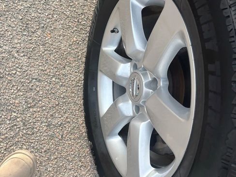 Used 2011 Nissan Titan SL w/ SL Technology Pkg image 40