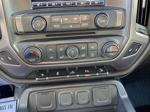 Used 2019 GMC Sierra 2500 SLT w/ All Terrain HD Package image 21