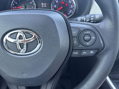 Used 2019 Toyota RAV4 XLE image 18