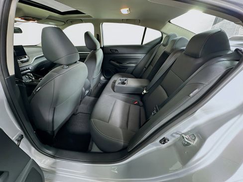 Used 2023 Nissan Altima 2.5 SV w/ SV Premium Package image 27