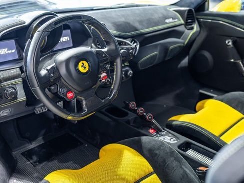 Used 2015 Ferrari 458 Speciale Coupe RWD image 10