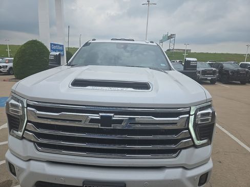 Used 2024 Chevrolet Silverado 3500 High Country w/ High Country Premium Package AWD/4WD image 5