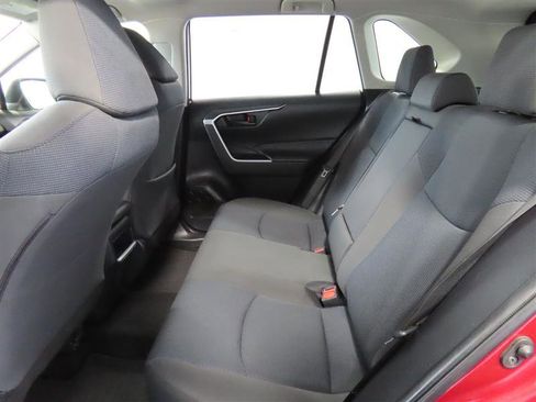 Used 2021 Toyota RAV4 LE FWD image 28