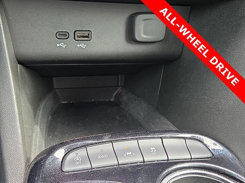 Used 2024 Buick Encore GX Sport Touring image 19