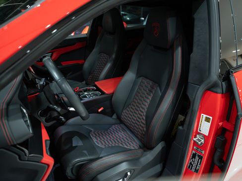 Used 2022 Lamborghini Urus AWD/4WD image 11