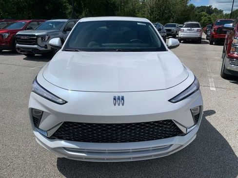 New 2025 Buick Envista Avenir image 9
