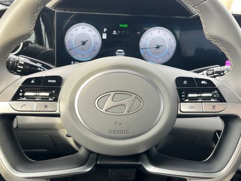 Used 2025 Hyundai Elantra SEL image 25