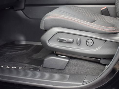 New 2026 Honda Pilot Sport image 21