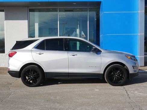 Certified 2020 Chevrolet Equinox LT w/ Sport Edition image 2