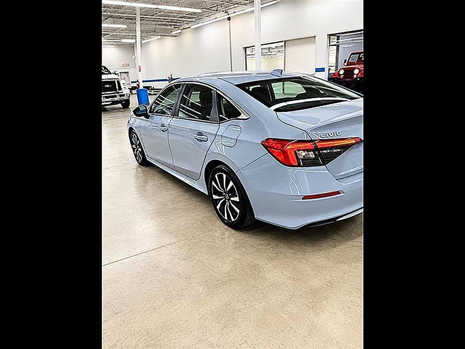 Used 2024 Honda Civic EX image 7