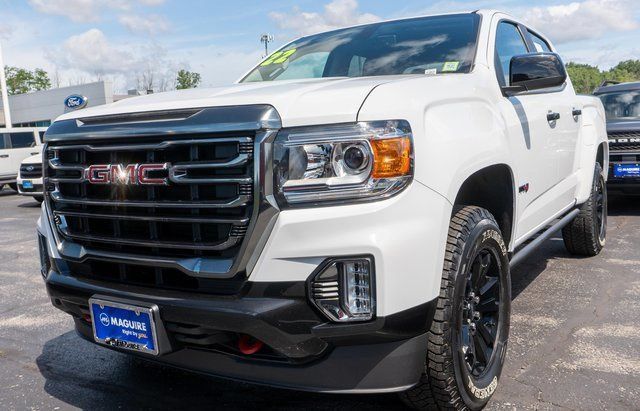 Used 2022 GMC Canyon AT4 AWD/4WD image 2