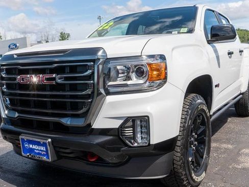 Used 2022 GMC Canyon AT4 AWD/4WD image 2