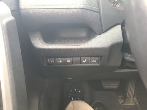 Used 2019 Toyota RAV4 XLE image 25