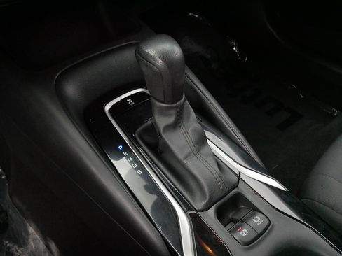 Used 2022 Toyota Corolla LE FWD image 24