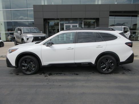 Used 2020 Subaru Outback Onyx Edition XT w/ Popular Package #2 AWD/4WD image 3