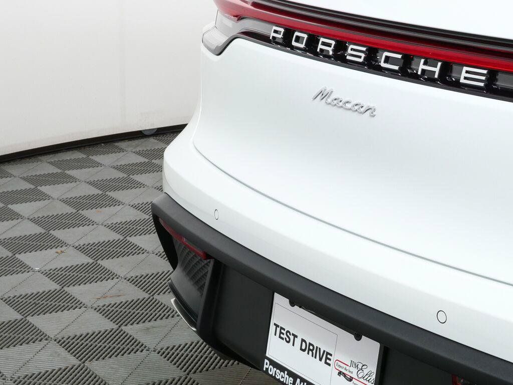 Certified 2026 Porsche Macan AWD/4WD image 36