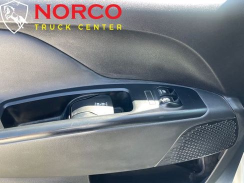 Used 2018 RAM ProMaster City SLT w/ Lights & Wheels Group image 12