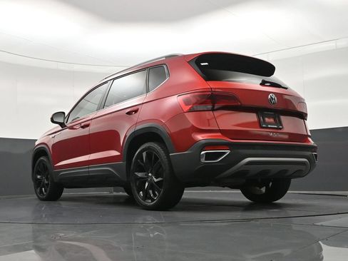 Used 2024 Volkswagen Taos SE w/ Black Wheel Package FWD image 25