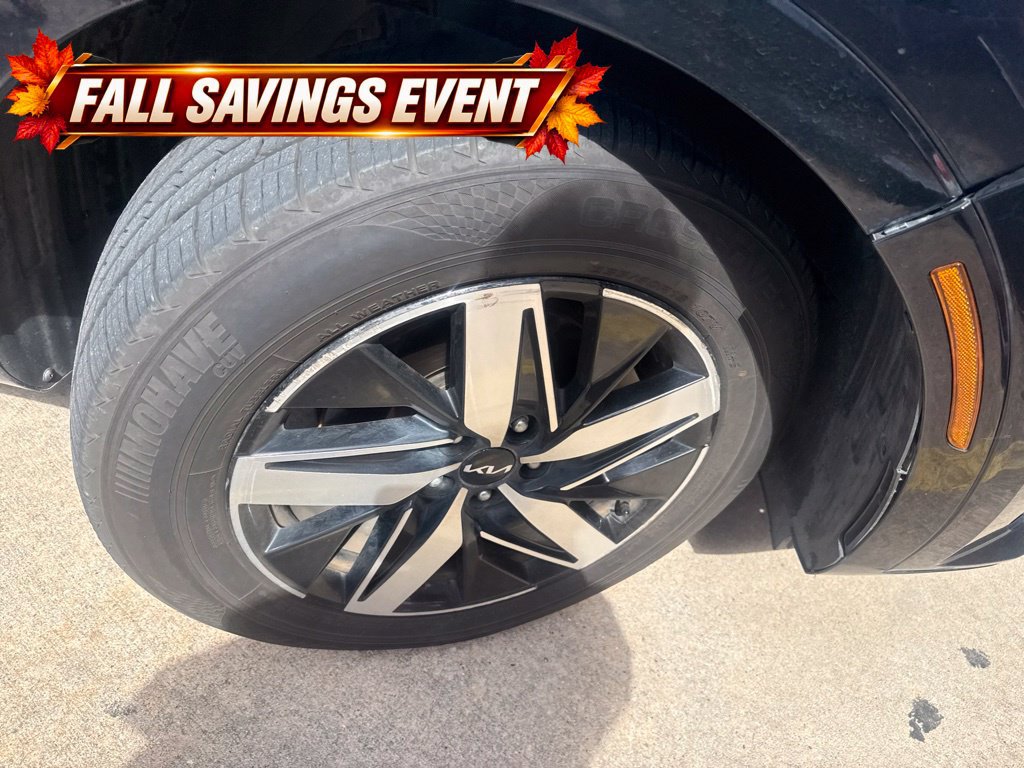 Used 2023 Kia Sorento S w/ Panoramic Sunroof Package FWD image 7