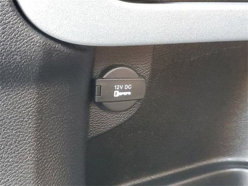 Used 2016 Jeep Cherokee Limited image 9