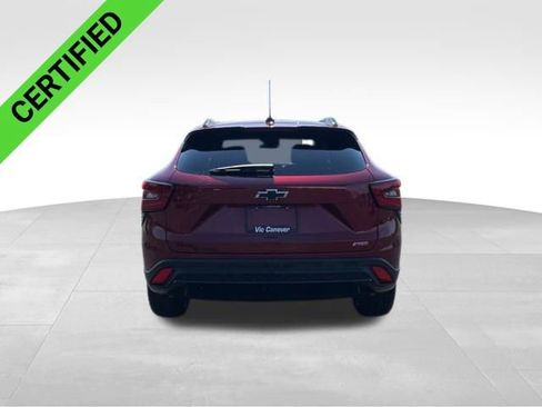Certified 2025 Chevrolet Trax RS w/ Sunroof Package FWD image 5