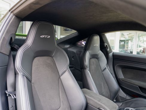 Used 2022 Porsche 911 GT3 image 33