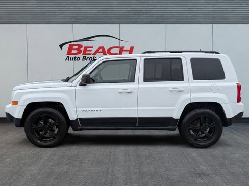 Used 2016 Jeep Patriot Sport w/ Power Value Group image 9