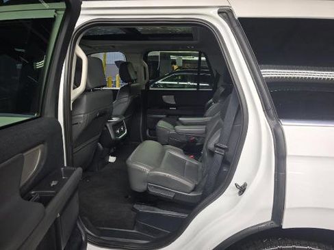 Used 2025 Ford Expedition Active image 6