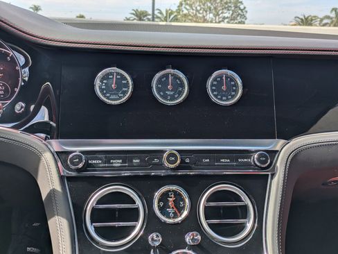 Used 2024 Bentley Continental GT V8 image 19