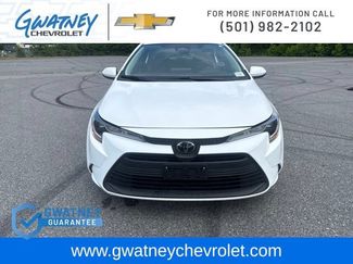 Used 2024 Toyota Corolla LE FWD video 2