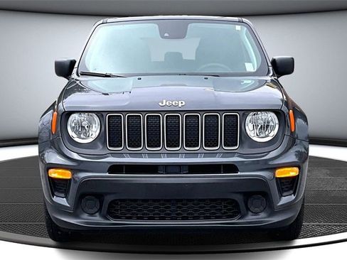 Used 2023 Jeep Renegade Latitude image 2