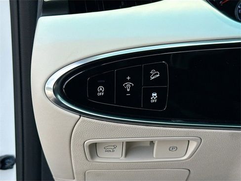 Used 2024 Genesis GV70 2.5T w/ Select Package image 10