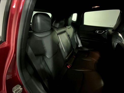 Used 2025 Jeep Compass Trailhawk image 23