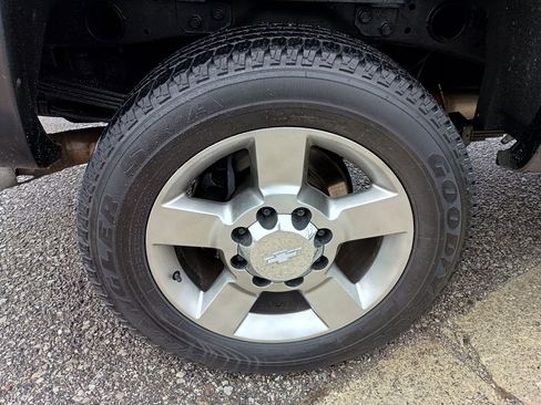 Used 2016 Chevrolet Silverado 2500 LT w/ Midnight Edition image 9