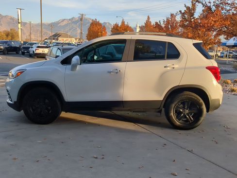 Used 2020 Chevrolet Trax LT w/ Driver Confidence Package image 3