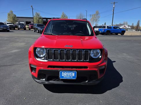 Used 2021 Jeep Renegade Sport w/ Sport Appearance Group image 2